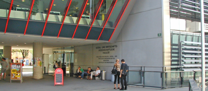 Mediathek in der RESOWI-Bibliothek der Universität Graz