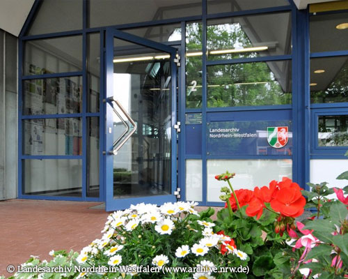 Aufnahme vom Eingang vom Landesarchiv NRW